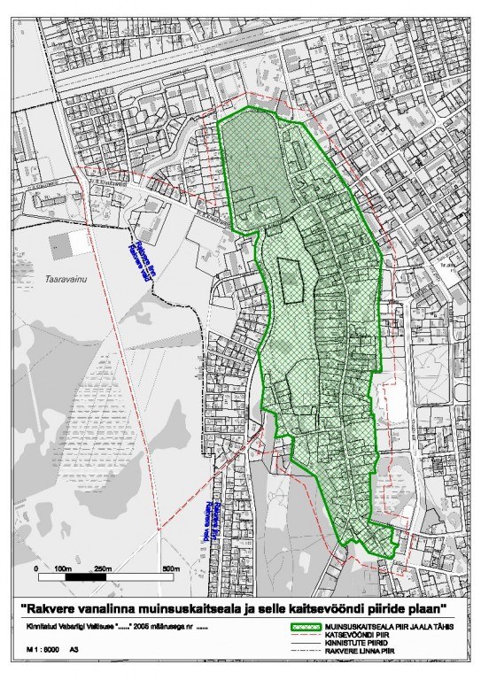 Ein Plakat mit einer Stadtkarte, auf der ein zentraler grüner Bereich hervorgehoben ist, begleitet von Text, der Straßen, Parks und Sehenswürdigkeiten beschreibt.