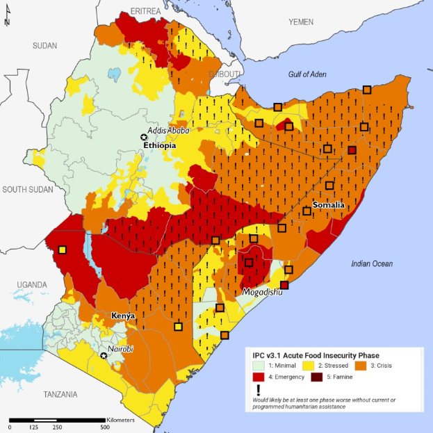 Afrika-Karte mit Farben, die verschiedene Grade der Ernährungsunsicherheit pro Land darstellen und erklärenden Text.