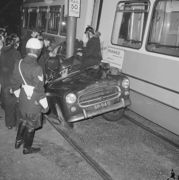 Verkehrsunfall in Dortmund-Hörde: Zwei schwer verletzt