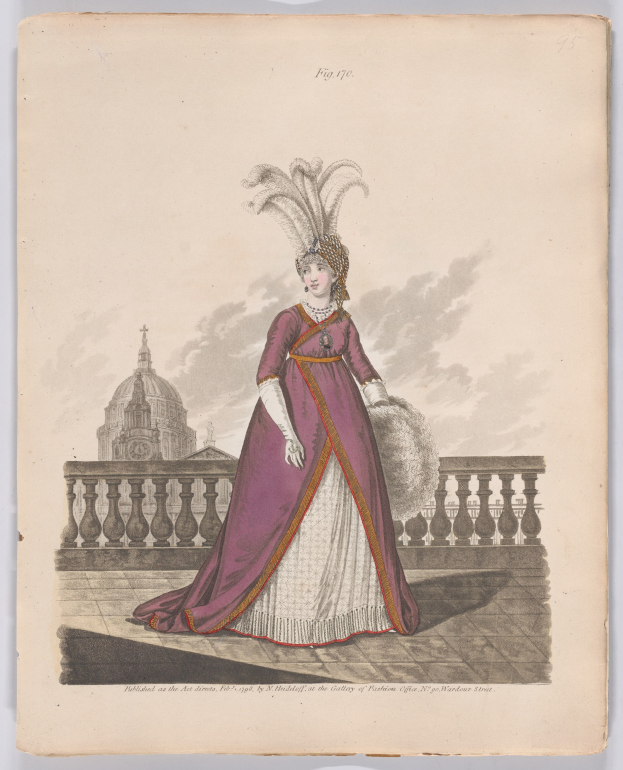Frau in einem purpurfarbenen und weißen Federkleid, die an einem Geländer steht, mit einem Gebäude und Wolken im Hintergrund, beschriftet mit "Fashion of New York, New York Street, 1790."