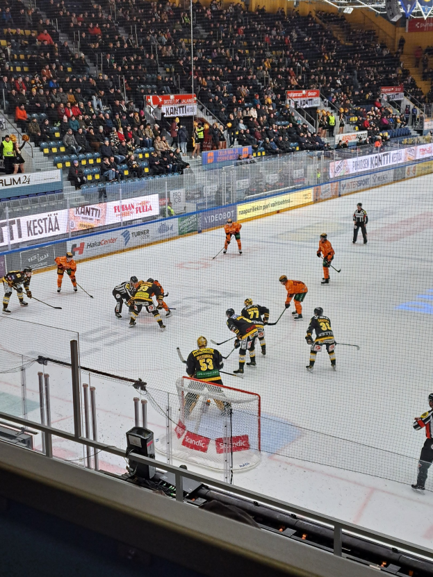 Pinguine testen in Landshut - Buschmann verlängert in Krefeld - "Nach der Saison kommt die Saison"