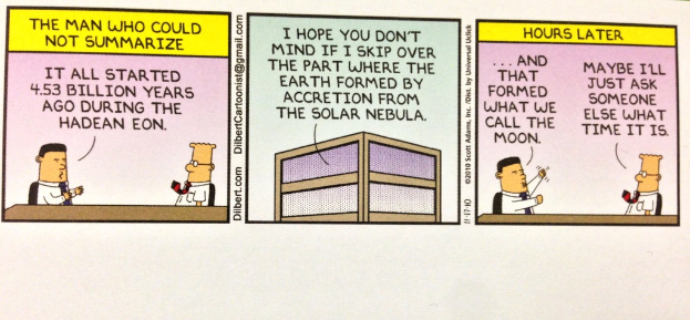 Drei Bilder: zwei Personen in Hemden und Krawatten auf St├╝hlen sitzend mit Text auf den Bildern und ein Geb├Ąude in der Mitte.