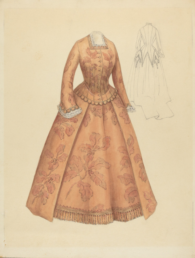 Ein detailliertes Kostümdesign aus dem 18. Jahrhundert für ein bodenlanges Kleid mit hohem Kragen, floralem Muster auf Rosa, Lila und Blau, sowie einer Spitzenborte am Rock.