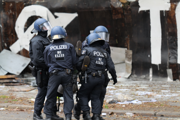 POL-MG: "ACAB" Graffiti an Polizeiwache - 42-jähriger Sprayer dank Zeugenhinweis festgenommen