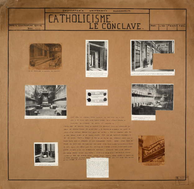 Ein Buch mit Bildern der Inneneinrichtung, Kunstwerke und Texten zur Geschichte und Bedeutung der katholischen Kirche.